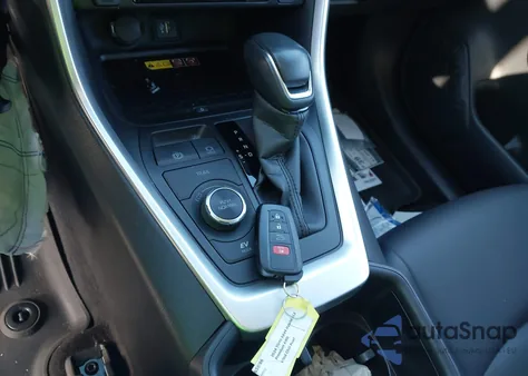 2024 Toyota Rav4 Hybrid Xle Premium from USA, damaged, VIN JTMB6RFV5RJ047787